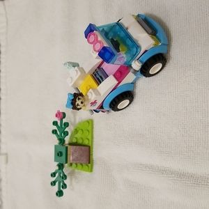 Lego Friends Vet Ambulance Hedgehog